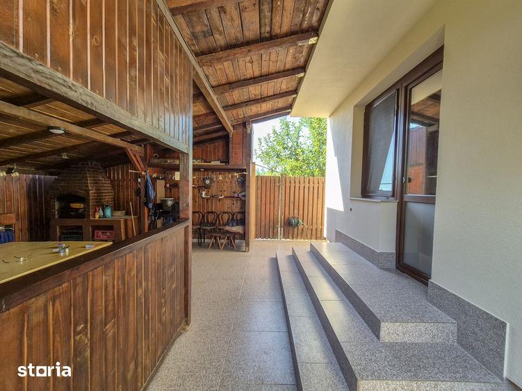 Casă cu 6 camere cu Teren 489 Mp în Central