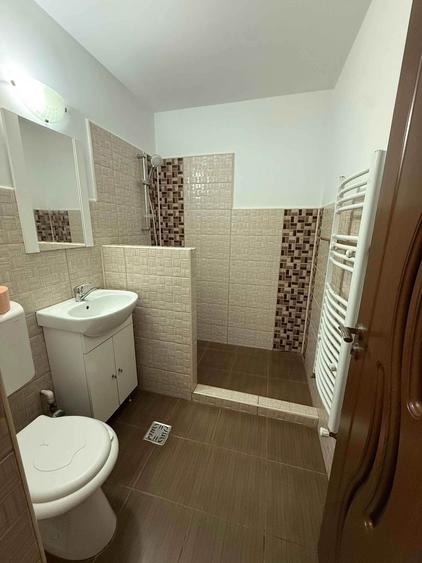 Apartament cu 2 camere semidecomandat, mobilat în Independenței