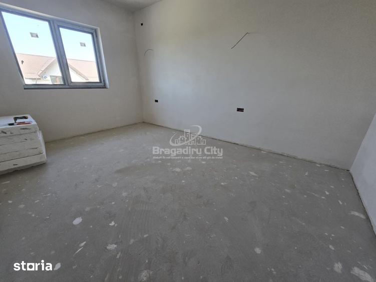Casă cu 4 camere cu Teren 310 Mp în Central