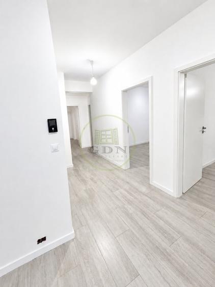 Apartament cu 3 camere decomandat, mobilat în Tractorul