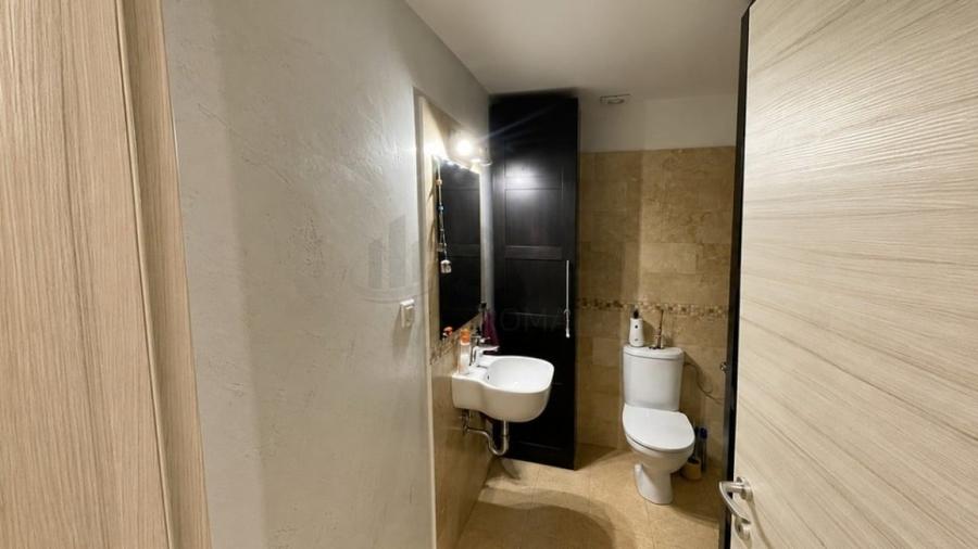 Apartament cu 4 camere decomandat în Sisești