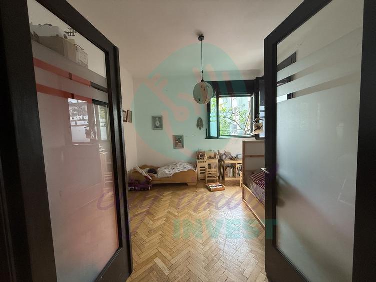 Apartament cu 4 camere circular, mobilat în Calea Călărașilor