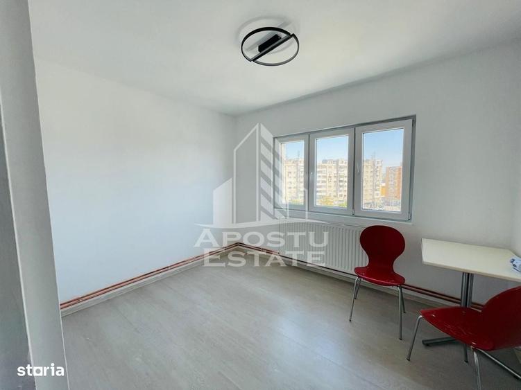 Apartament cu 4 camere decomandat în Central