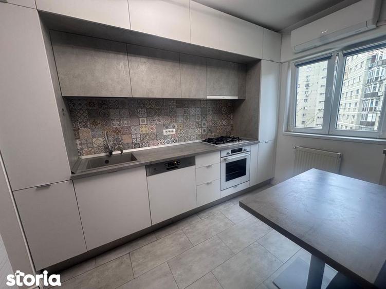 Apartament cu 3 camere decomandat în Drumul Taberei