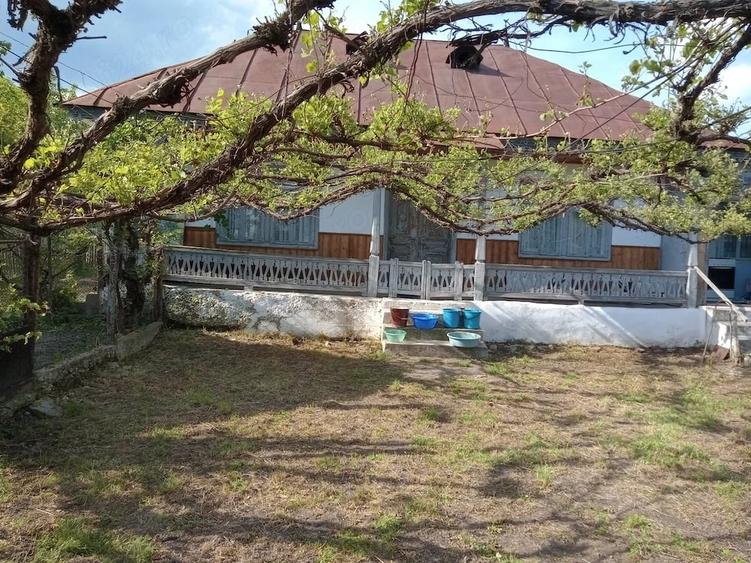 Casă cu 3 camere cu Teren 520 Mp în Solonț