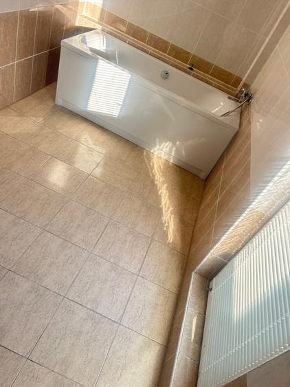 Penthouse cu 3 camere decomandat în Mamaia