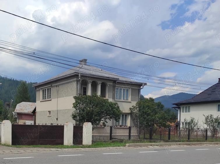 Casă cu 6 camere în Vama