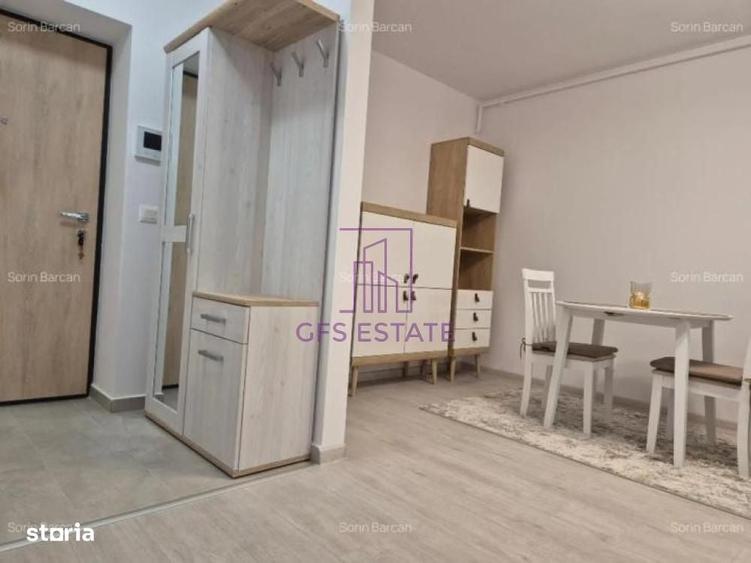 Apartament cu 2 camere semidecomandat, mobilat în Central