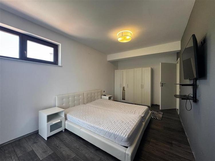 Duplex cu 4 camere cu Piscina în Dâmbul Rotund