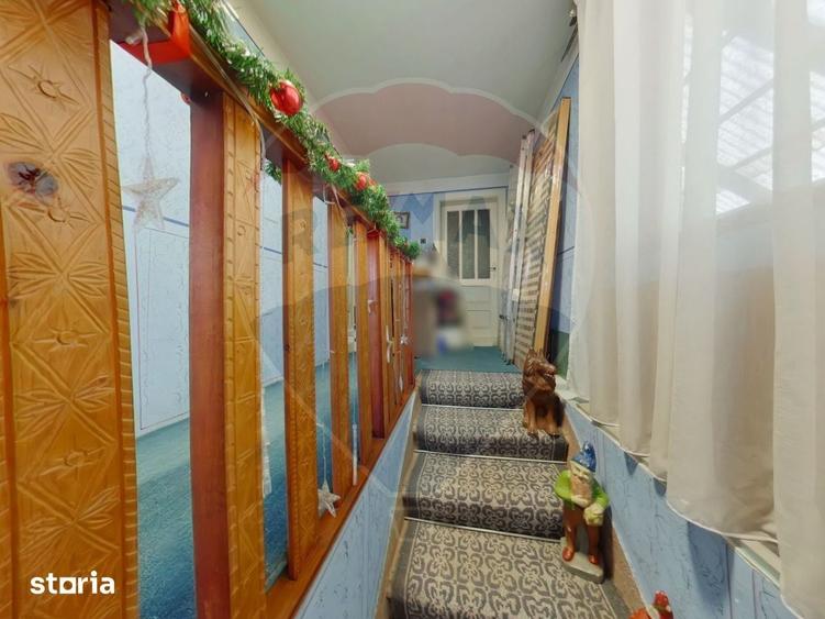 Casa cu 6 camere, DE VANZARE, str. Eroilor - 8