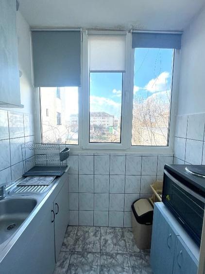 Garsonieră decomandată, mobilată în Complex Studențesc