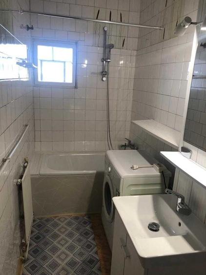 Apartament cu 3 camere decomandat în Exterior Vest