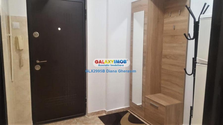Garsonieră circulară, mobilată în Brâncoveanu