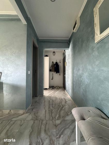 Apartament cu 3 camere semidecomandat în Dâmbovița