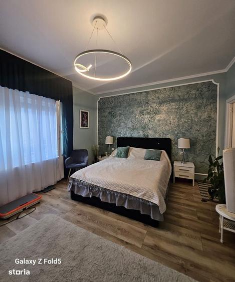 Casă cu 4 camere cu Teren 240 Mp în Central