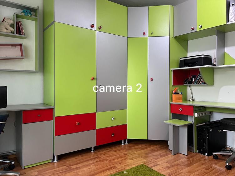 Apartament cu 3 camere decomandat în Central
