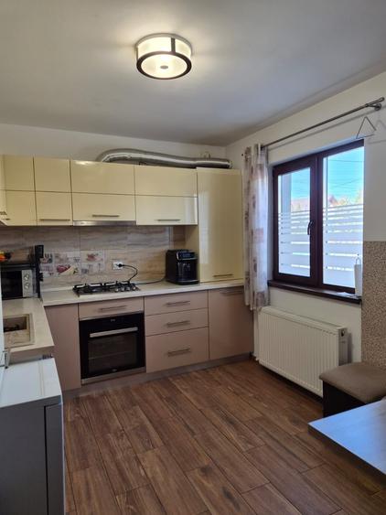 Apartament cu 2 camere semidecomandat, mobilat în Valea Lupului