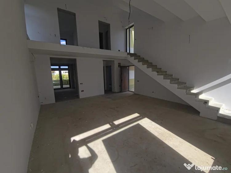 Casă cu 4 camere cu Teren 362 Mp în Cumpăna