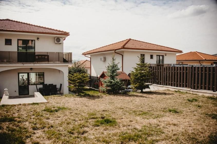 Casă individuală cu 4 camere cu Canalizare în Aeroport