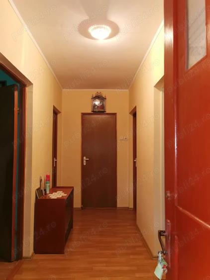 Casă cu 4 camere în Saraiu