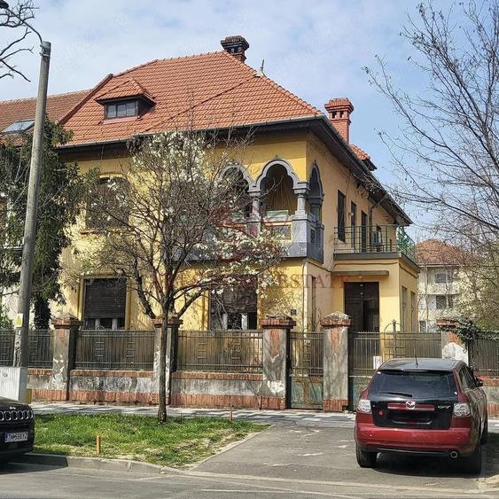 Vila interbelica stil neo-romanesc | Bd. C.D. Loga | Teren 568 mp - 1