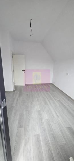 Vila de vanzare cu 4 camere in Brebu - 8