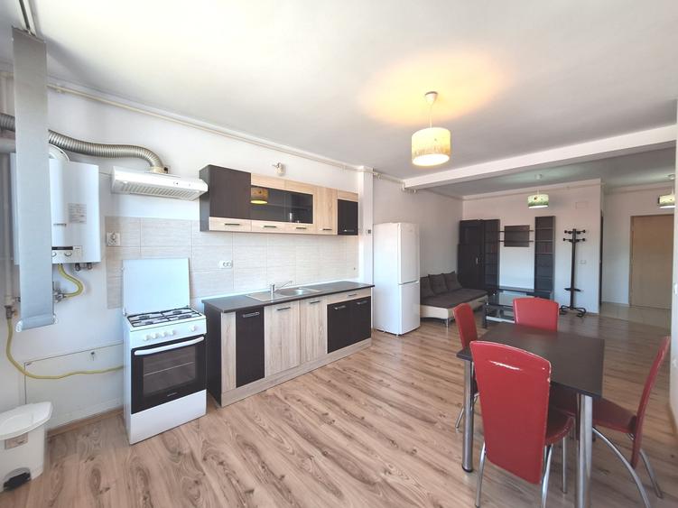 Apartament cu 2 camere semidecomandat, mobilat în Florești