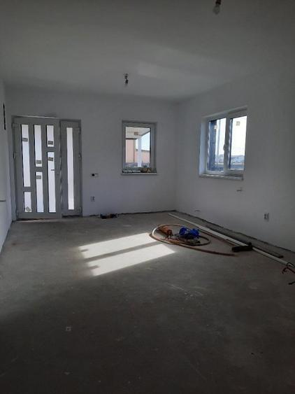 Casă individuală cu 3 camere cu Teren 450 Mp în Joița