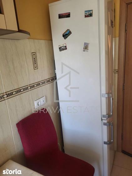 Apartament cu 3 camere decomandat, mobilat în Între Lacuri