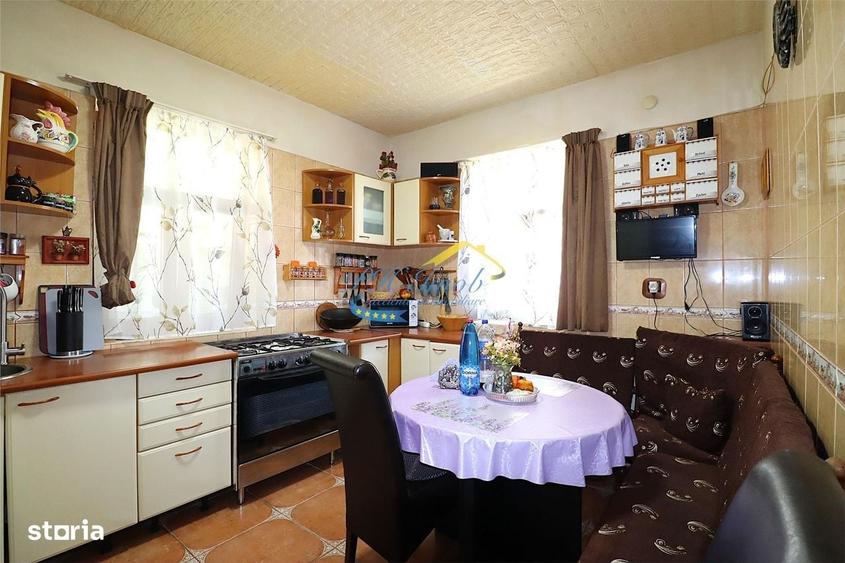 Apartament cu 4 camere decomandat în Central