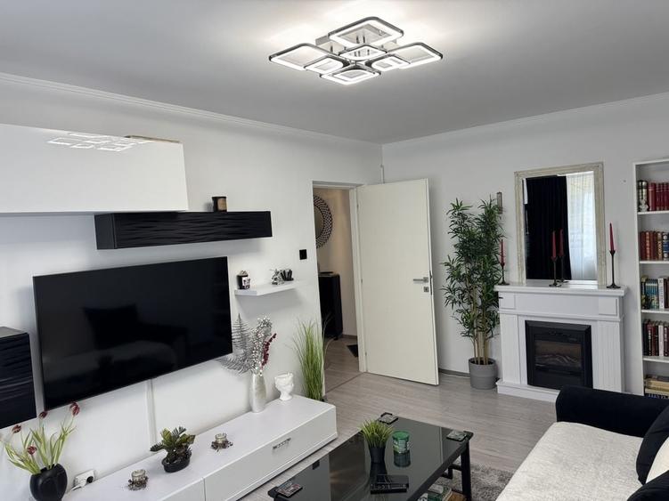 Apartament 3 camere decomandat Sector 2 - 4