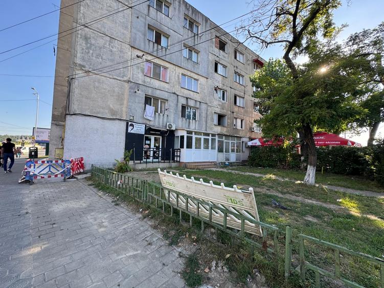 Spațiu comercial, de 30 mp, în Nicolina