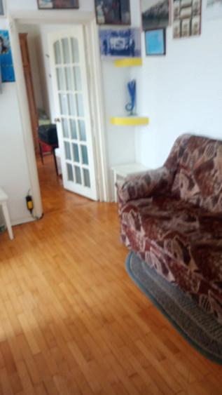 Apartament cu 2 camere decomandat în Precista