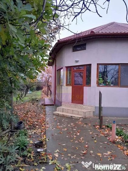 Casă cu 7 camere cu Teren 1500 Mp în Islaz