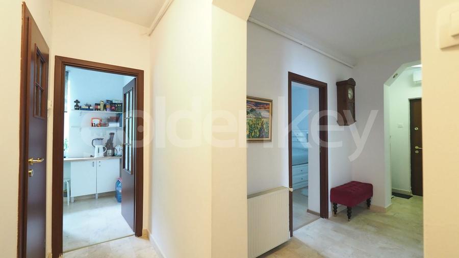 Apartament cu 3 camere decomandat, mobilat în Floreasca