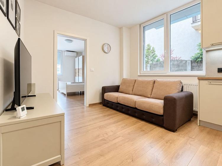Apartament cu 2 camere semidecomandat, mobilat în Giroc