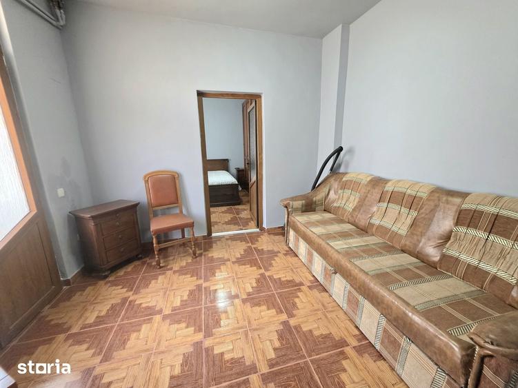 Casă cu 5 camere cu Teren 284 Mp în Brăilița
