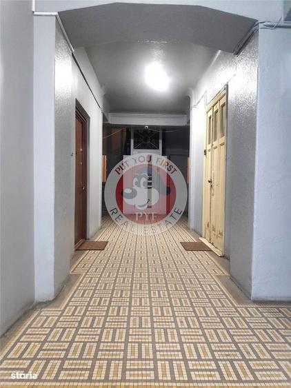 Apartament cu 3 camere semidecomandat în Universitate