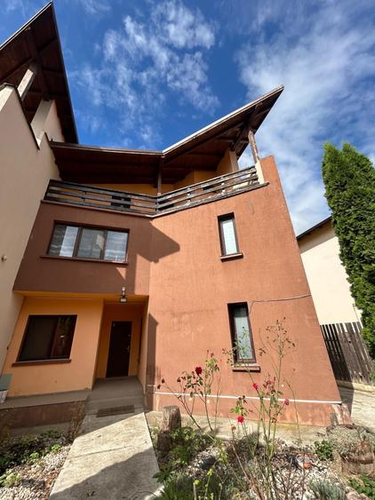 Apartament cu 2 camere decomandat în Stupini