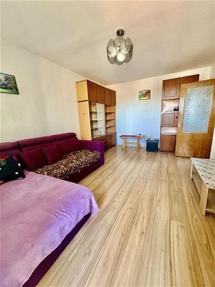 Apartament cu 2 camere decomandat, mobilat în Casa de Cultură
