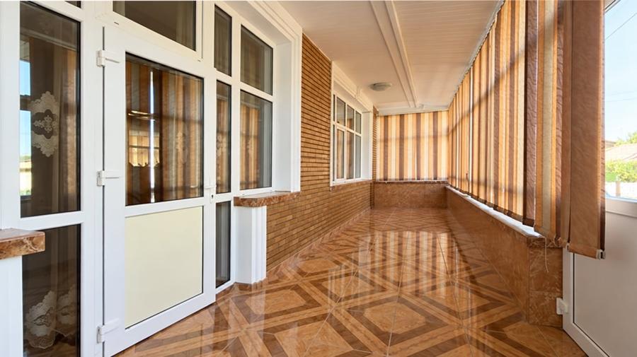 Apartament cu 3 camere semidecomandat, mobilat în Eforie Nord