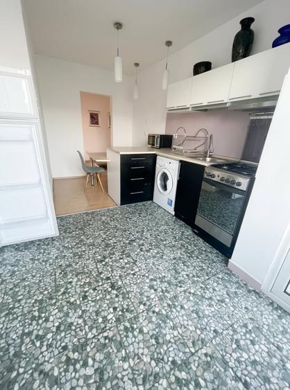 Apartament cu 3 camere semidecomandat în Grigorescu