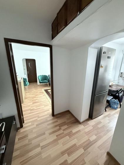 Apartament cu 2 camere semidecomandat în George Enescu