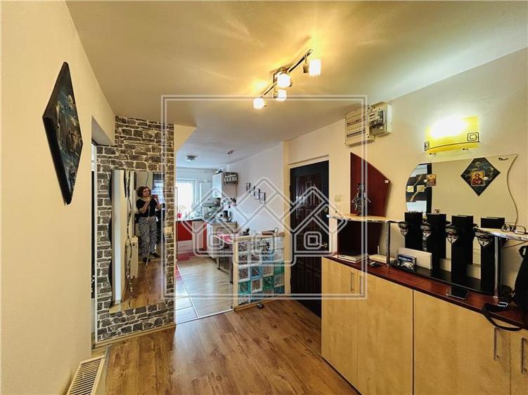 Apartament cu 3 camere decomandat în Central