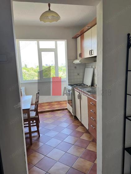 Apartament cu 3 camere decomandat în Colentina