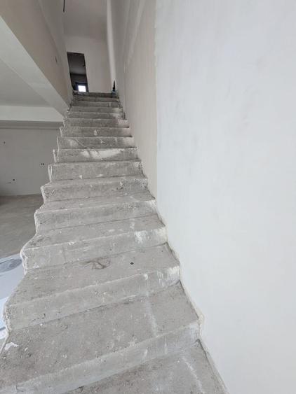 Casă individuală cu 4 camere cu Canalizare în Florești