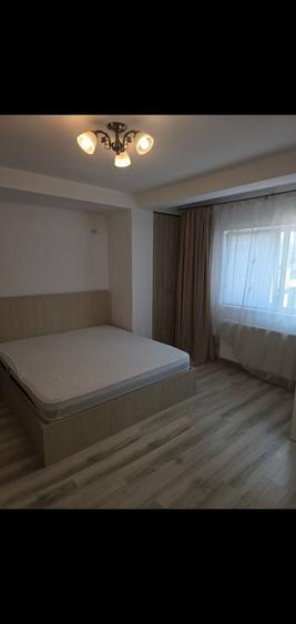 Casă individuală cu 4 camere cu Canalizare în Central
