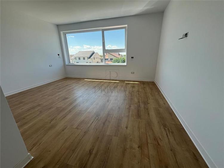 Penthouse cu 4 camere decomandat în Dumbrăvița