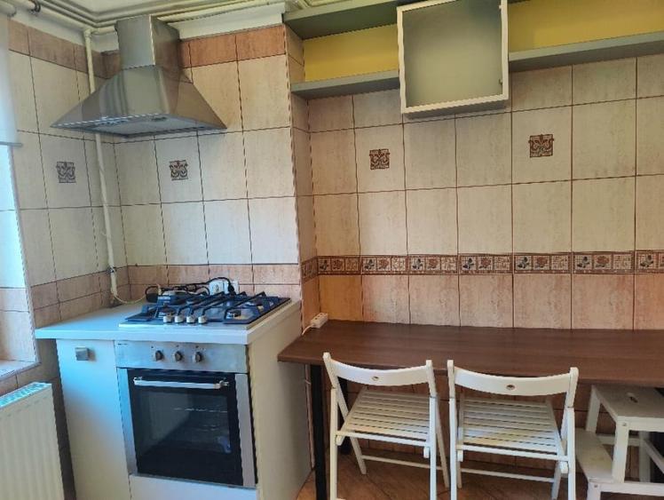 Apartament cu 3 camere decomandat în Primăverii