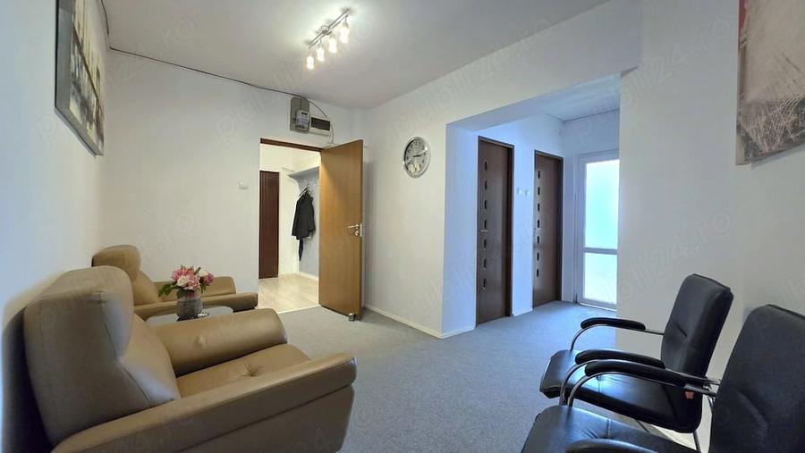 Apartament cu 4 camere decomandat în Universitate